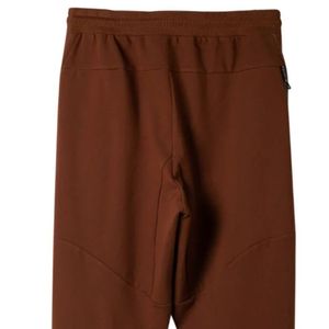 Pantalones Deportivos Iota Phi Theta Tech Fleece Marrón Dorado, Ropa Griega, Pantalones de Fraternidad, Pantalones Deportivos Premium, Ajuste Elegante - Product Image 5