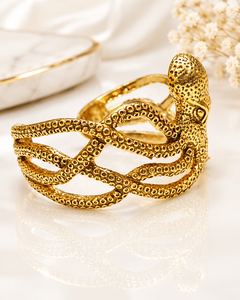 Bracelet manchette pieuvre en laiton plaqué or, bijou tendance inspiré de l'océan, cadeau unisexe pour fête - Product Image 2