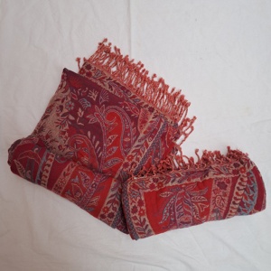 Manta Tejida Floral Bohemia de Lana Natural en Oferta, Manta Decorativa Rectangular Roja Hecha a Mano, Ecológica para Invierno - Product Image 2