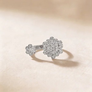 Bague ouverte à double grappe florale en or blanc 9K avec diamant de laboratoire taille ronde 1,25 carat pour femme, bijoux fins personnalisés - Product Image 1