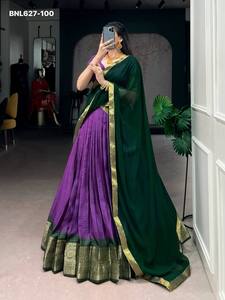 ชุดเลเฮนกา-โชลี-ดูปัตตาคุณภาพสูงลายโดลาพร้อมงานปักดิ้นทอง จากผู้ผลิตที่เมืองสุรัต ขายออนไลน์ในอินเดีย - Product Image 5