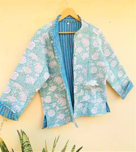 Chaqueta Acolchada Reversible con Estampado Floral, Estilo Boho, Hecha a Mano, de Algodón Puro, con Cuello Alto, Resistente al Viento, Cierre de Botones - Product Image 3