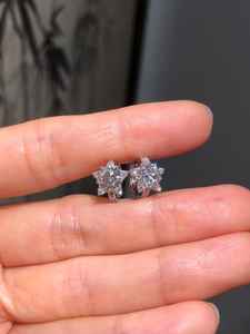 Pendientes de Plata 925 con Moissanita en Racimo y Diamantes Redondos, Joyería Fina para Compromiso, Regalo Encantador para Mujeres y Parejas - Product Image 4