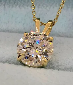 Colgante Solitario de Moissanita Redonda Brillante de 4.00 Ct G VS1, Chapado en Oro con Cadena de Plata 925 de 18 Pulgadas para Mujer - Product Image 4