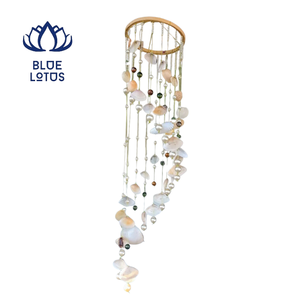 Campana de Viento Redonda Hecha a Mano con Conchas Marinas Ecológicas, Decoración Colgante de Conchas Naturales, Decoración Costera para el Hogar - Product Image 1