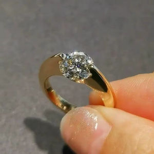 Bague solitaire unisexe en diamant rond de 1,11 carat cultivé en laboratoire, or massif 14 carats, design unique, cadeau de promesse pour partenaire - Product Image 1