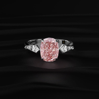 Bague solitaire en diamant de laboratoire allongée avec coussinets et pierres latérales en forme de cerf-volant, or, argent, jaune, blanc, rose, éclat intemporel