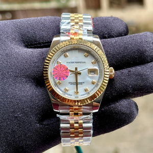 Reloj de Acero Inoxidable de Dos Tonos con Esfera de Nácar, Marcadores de Hora con Diamantes, Bisel Acordonado de 22 mm, Edición Limitada, Estilo Deportivo y Ejecutivo - Product Image 4