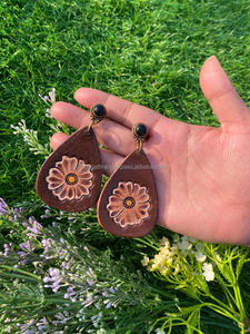 Boucles d'oreilles en cuir usiné à la main boucles d'oreilles Boho en cuir véritable personnalisées haute qualité peintes à la main bijoux faits main pour femmes occidentales - Product Image 5