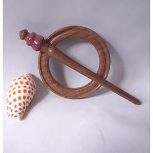 Épingle à cheveux en bois durable faite à la main, accessoire pour cheveux en bambou et bois naturel - Product Image 4