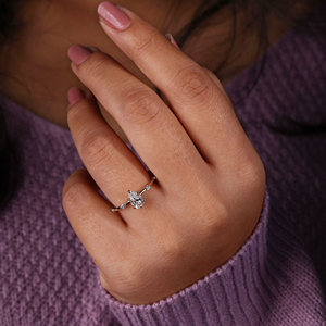 Bague de fiançailles en moissanite taille poire, bague solitaire minimaliste en or rose, bague de mariée pour femme, bijoux de mariage - Product Image 5
