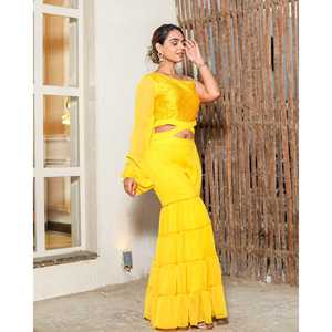 Combinaison jaune moutarde à paillettes taille XS en tissu de chiffon - Product Image 3