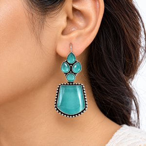 Vente en gros directe d'usine, boucles d'oreilles pendantes en argent oxydé tendance |   Bijoux Bohèmes en Pierre Turquoise - Product Image 4