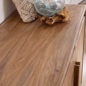 Mueble de almacenamiento Vandana Royal Sense pequeño de 2 puertas en madera de acacia Melody - Product Image 6