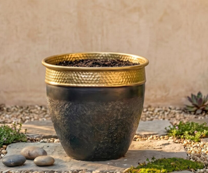 Pot de fleurs cylindrique en métal style rustique nordique, finition cuivre antique, pour l'intérieur, idéal pour la maison, inspiré de la littérature et de l'art nordiques. - Product Image 1