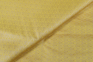 Tela de Brocado de Poliéster con Diseño Floral Elegante para Diseño de Moda, Confección de Vestidos, Manualidades y Atuendos Tradicionales - Product Image 3