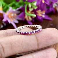 Natürlicher Vintage-Rubin Eternity Stapelring Runder Roter Edelstein Ehering Juli Geburtsstein Stapelbarer Schmuck Geschenk für Sie