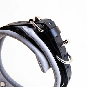 กุญแจมือหนังบุหนังสำหรับพันธนาการ อุปกรณ์ BDSM หนัง - Product Image 3