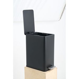 Pattumiera Rettangolare in Acciaio Inossidabile da 10L con Pedale, Secchio Interno Rimovibile e Maniglia Laterale - Product Image 4