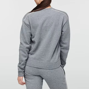 Sudadera de mujer suave y cálida de manga larga con ribete en contraste, cómoda y casual, con estampado frontal, con capucha, de forro polar Sherpa y cremallera de un cuarto. - Product Image 2