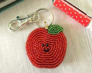 Porte-clés brodé à la main avec de magnifiques perles, personnalisé, coquillage classique en forme de cœur, style classique, par MULTI CRAFT - Product Image 6