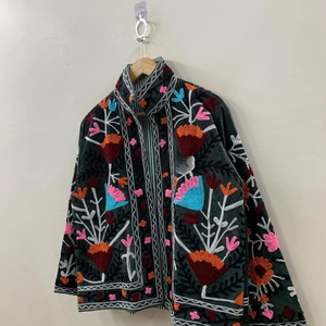 Veste Suzani en velours brodé noir | Vêtements d'extérieur | Manteau indien de style bohème | Veste de fête Partywear - Product Image 3