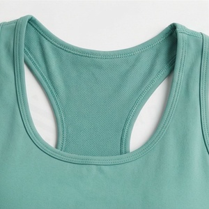 Conjunto Deportivo de 2 Piezas para Mujer, Verde Sólido, Bra Deportivo Tejido y Pantalones Cortos por Encima de la Rodilla, Transpirable, Spandex, Nailon, Ropa Deportiva - Product Image 4