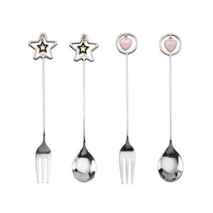 Ensemble de couverts fantaisie de style royal avec cuillère à long manche en acier inoxydable avec coeur étoile suspendu à la fin pour les maisons et les hôtels - Product Image 2