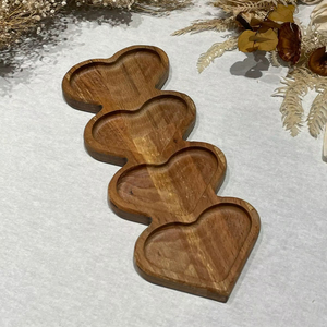 ถาดไม้เคลือบผิวธรรมชาติสำหรับเสิร์ฟอาหารเรียกน้ำย่อย ชีส ผลไม้ ของหวาน และขนมเบเกอรี่ - Product Image 1