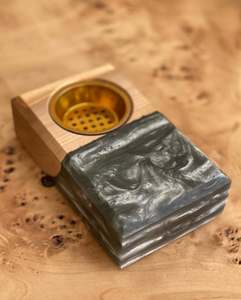 ResinBloom - Quemador de Incienso de Madera Maciza Hecho a Mano con Resina Epoxi y Diseño Moderno para Meditación y Relajación - Product Image 5