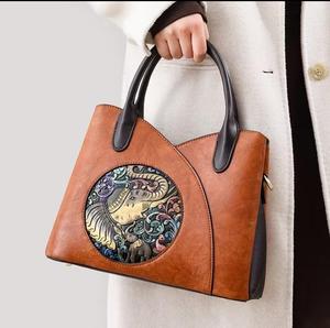 Sac fourre-tout vintage en cuir PU à trois sangles, motif éléphant, fermeture éclair étanche, sac bandoulière grande capacité pour femme, idéal au quotidien - Product Image 3