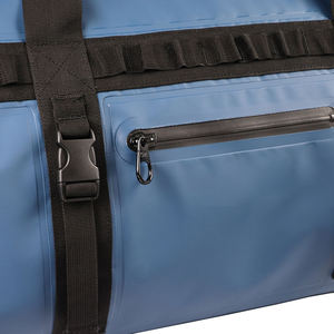 Sac de voyage en nylon 600D bleu avec sangles noires réglables, grande capacité, résistant à l'eau, design solide et tendance pour le sport et les voyages - Product Image 4