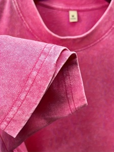 Camiseta de estilo urbano vintage con lavado ácido, corte holgado y extragrande, lista para enviar. - Product Image 3