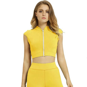 Nuevo Conjunto de 2 Piezas de Top Deportivo y Pantalones Cortos de Yoga para Mujer, Color Sólido, con Logotipo Frontal, para Pilates y Entrenamiento de Yoga - Product Image 3