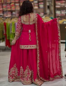 Ensemble élégant de haut de fête, sharara et dupatta, en soie chinon lourde, avec pantalon palazzo tendance pour tenue de fête et de cérémonie - Product Image 6