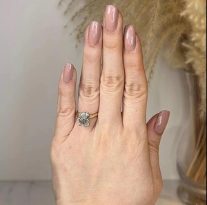 Anillo de Compromiso con Diamante de Corte Cojín Alargado, Diamante Creado en Laboratorio en Oro Amarillo de 14K con Certificado IGI para Mujer - Product Image 5