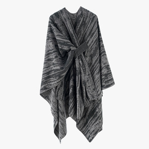 ผ้าคลุมไหล่ลายม้าลาย - Product Image 1