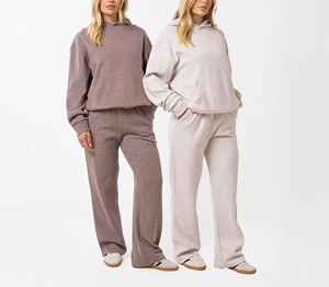 Fournisseur de survêtements athleisure en polyester recyclé à faible MOQ, ensemble de voyage pour femme avec logo personnalisé - Product Image 6