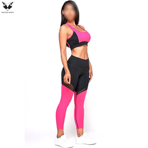 Conjunto deportivo de 2 piezas de primera calidad con bloques de color rosa y negro, top tipo sujetador y leggings, conjunto deportivo para mujer - Product Image 2