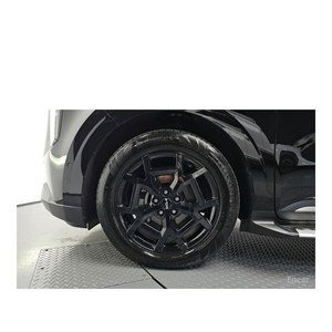 Kia Carnival HEV 2024 de 9 Plazas con Asientos de Cuero, Caja de Cambios Automática, Cámara Trasera, 26,862 km, Color Gris Grafito - Product Image 5