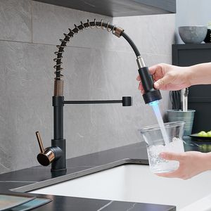 Rubinetto da Cucina Commerciale a LED con Doccetta Estraibile, Design Monocomando per Lavello - Product Image 2