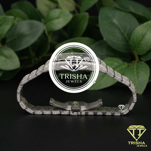 Reloj de Lujo con Diamantes Moissanite, Esfera Negra y Brazalete de Oro Blanco Premium - Product Image 2