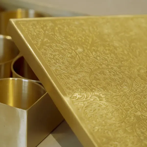 กระปุกเครื่องเทศทองเหลืองทรงสี่เหลี่ยมเคลือบทอง พร้อมถ้วยแบบถอดได้ 9 ใบ ฝาปิดในตัว - Product Image 4