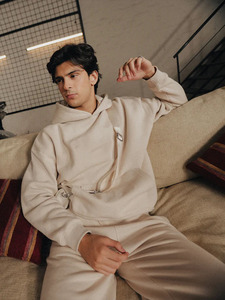 Chándal Deportivo Unisex de Invierno con Capucha, Estilo Urbano, Acabado Lavado Ácido, 100% Algodón, Pedrería, Servicio de Producción Personalizada, Marca Privada - Product Image 5