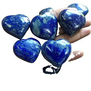 Cristal de Lapislázuli Natural en Forma de Corazón, Gema Pulida, Tallado de Corazón - Product Image 5