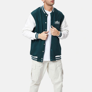 Chaqueta Letterman de Invierno a la Moda que Combina Materiales de Calidad y un Atractivo Urbano Atemporal - Product Image 3