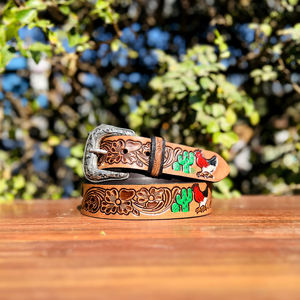 Ceinture en cuir western peinte à la main avec motifs floraux et de poules, boucle en laiton massif, finition artisanale, ceinture de qualité supérieure - Product Image 1