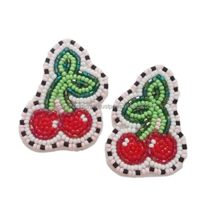Pendientes colgantes florales bordados Pendientes de Paisley bordados Pendientes aztecas bordados - Product Image 1