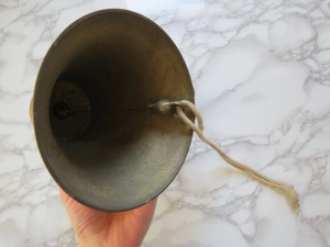 Campana Grande de Latón Vintage, Campana de Metal de Primera Calidad, Ideal para Decoración Náutica, Entrada del Hogar y Jardín del Templo - Product Image 2