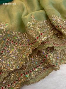 Sari-Blouse en mousseline de soie à motifs festonnés, orné de broderies multi-sequins et de fils Butta et de bordures, pour usage occasionnel - Exportateur indien - Product Image 3